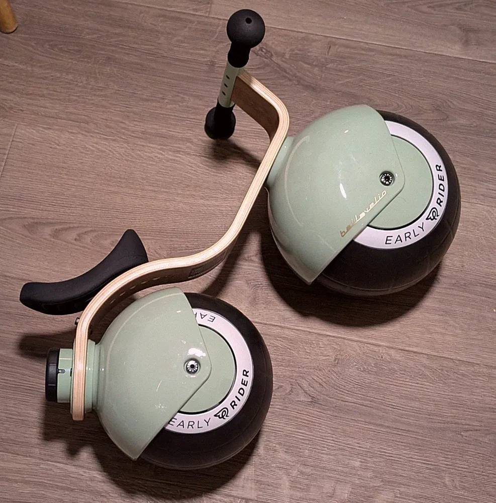 Amazing Early Rider Bella Velio Pistachio Green Balance Bike for 1-year olds